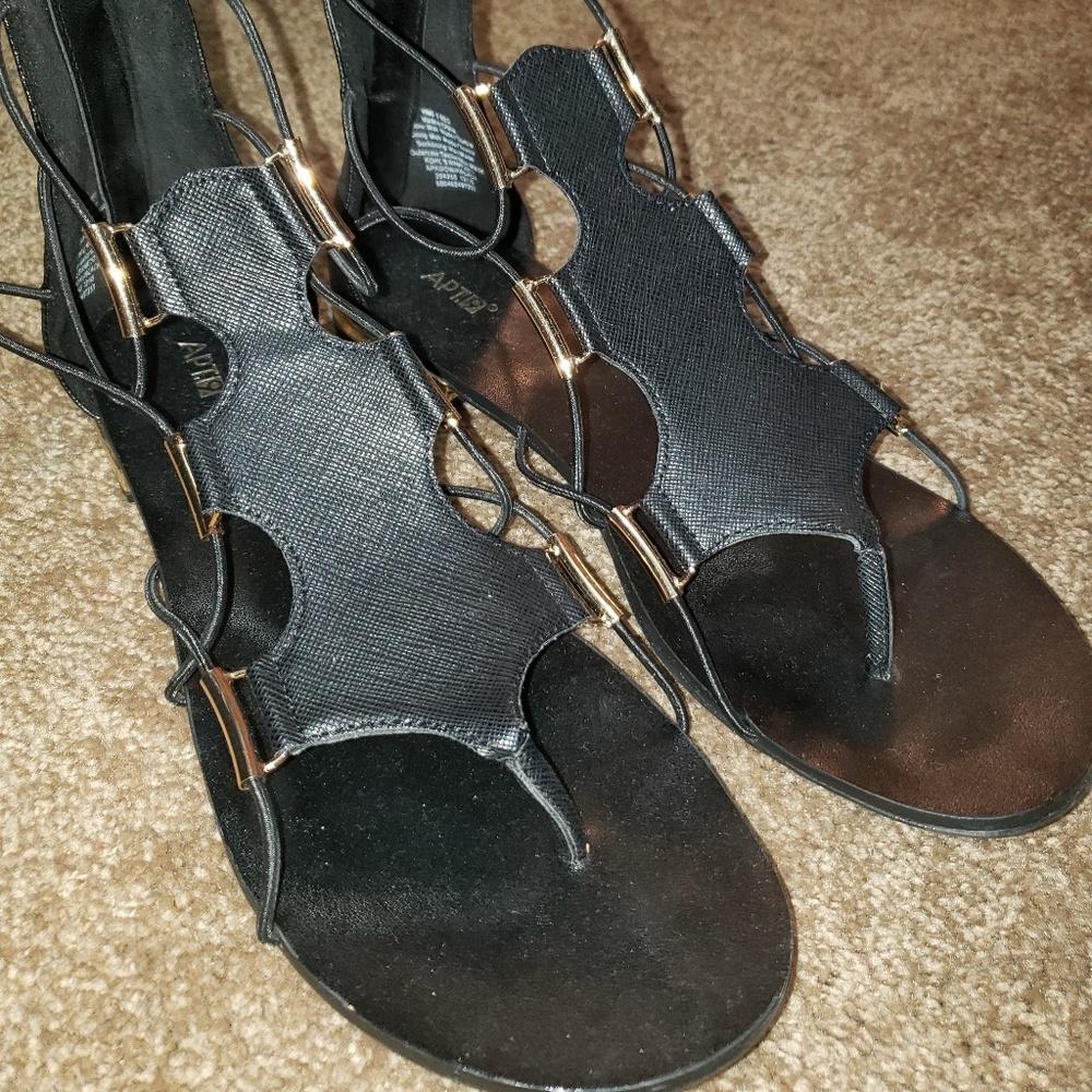Apt 9 black sandals no box sz 8